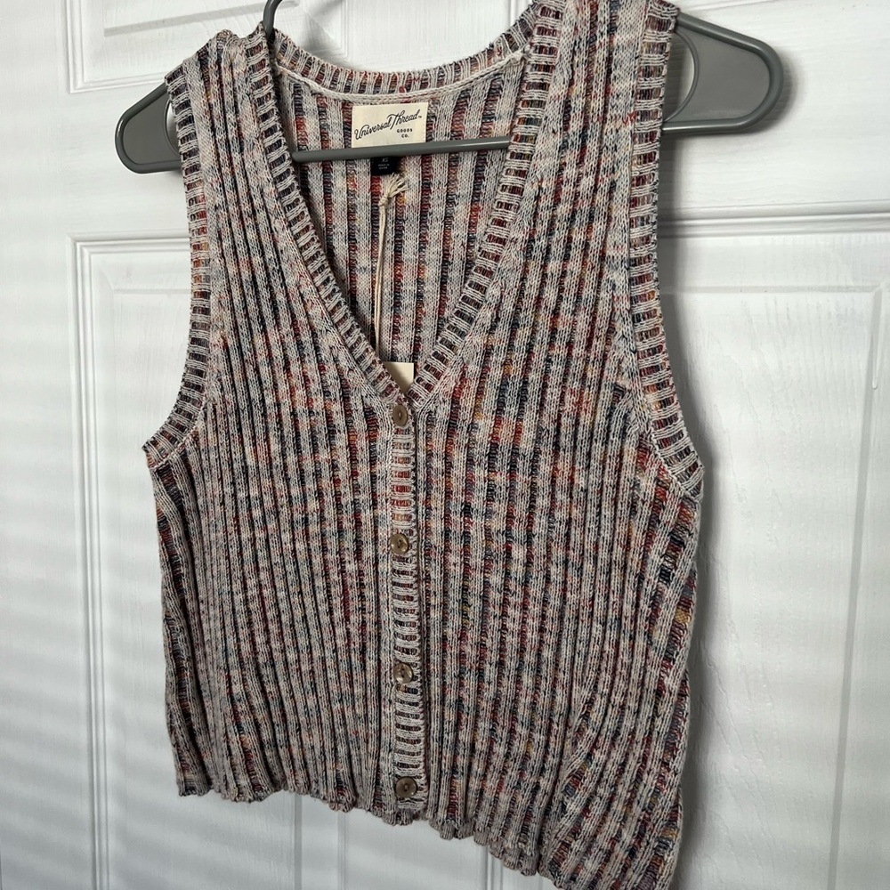 Universal Thread top